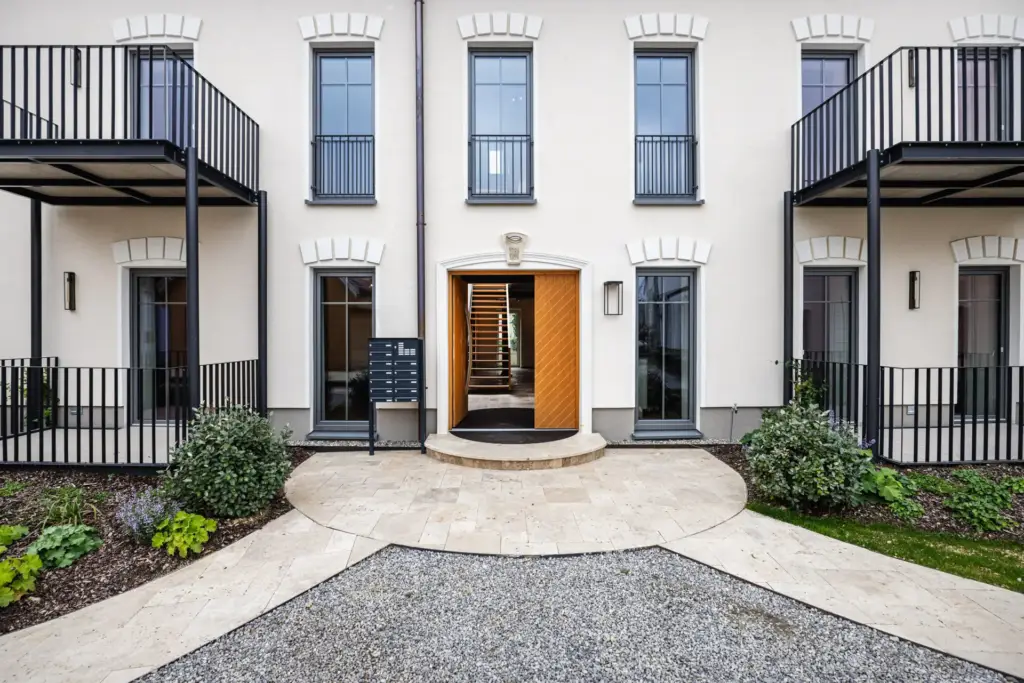 Professionell bearbeitete Interieur-Aufnahme mit natürlicher Farbgebung und hoher Kontrastdynamik.